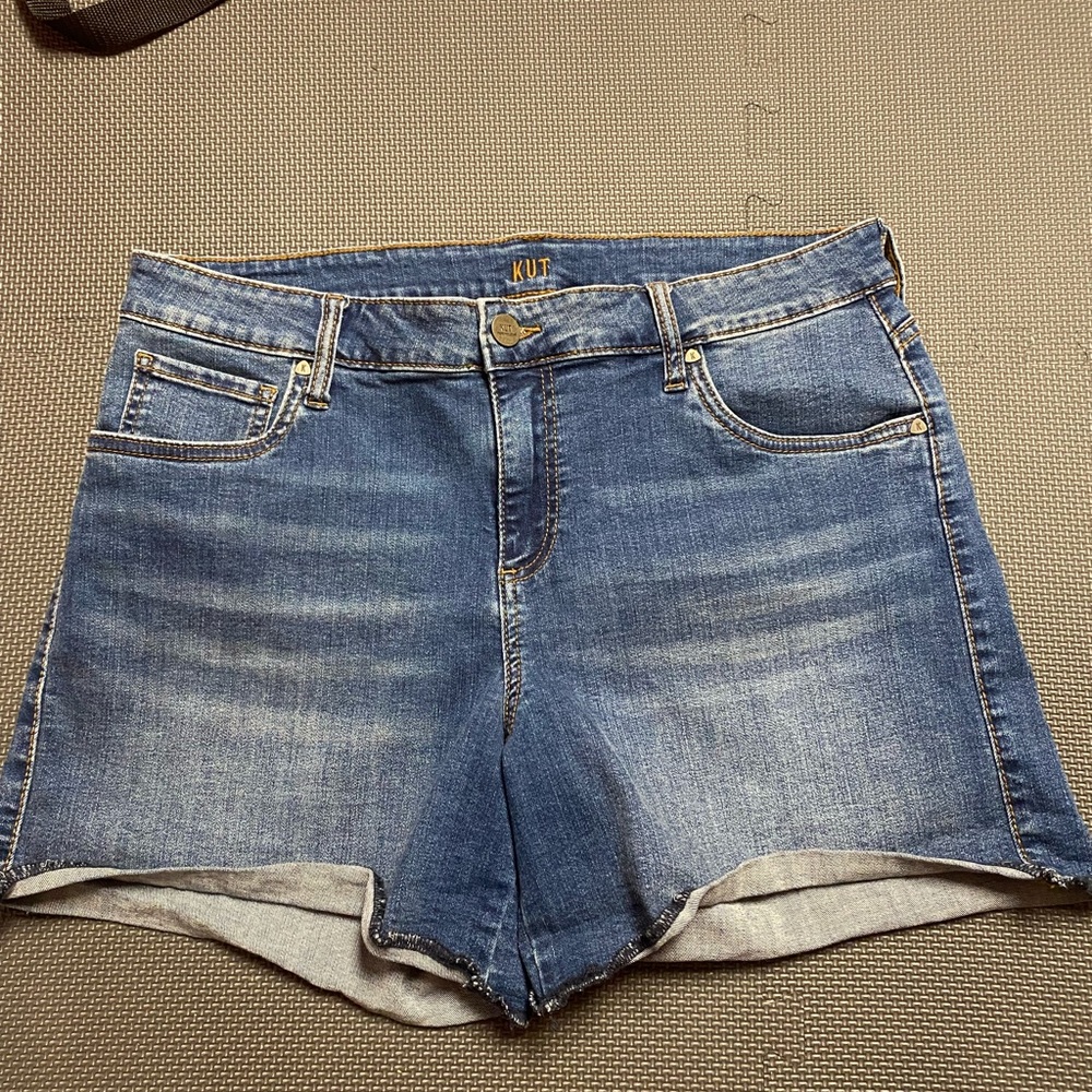 Kut from the Kloth Blue Jean Shorts size 14